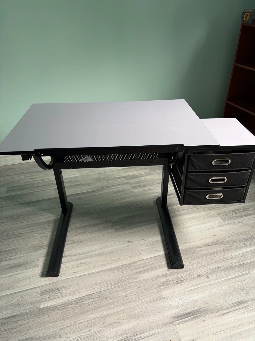 Artist desk