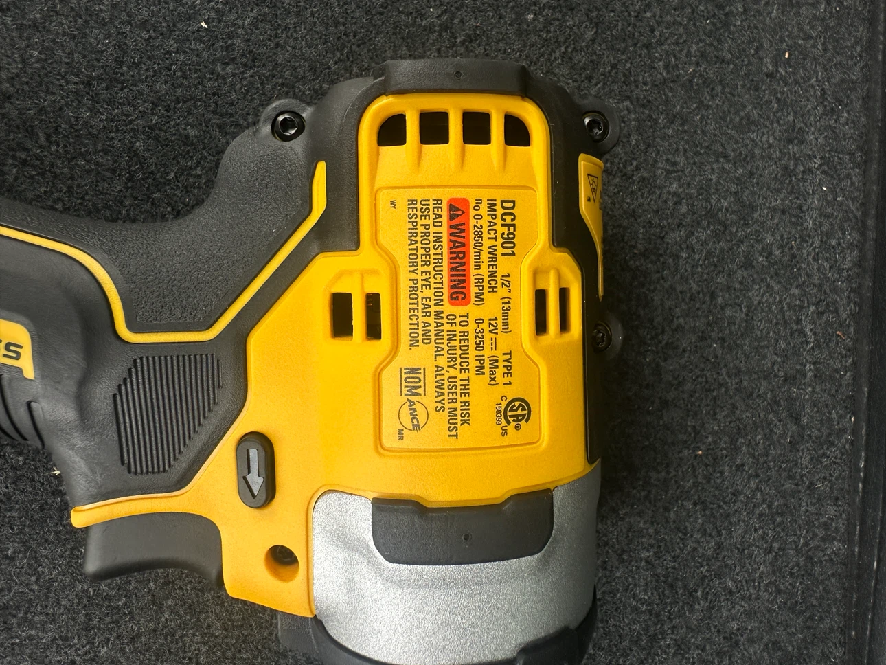 Dewalt 12V impact wrench - photo 2