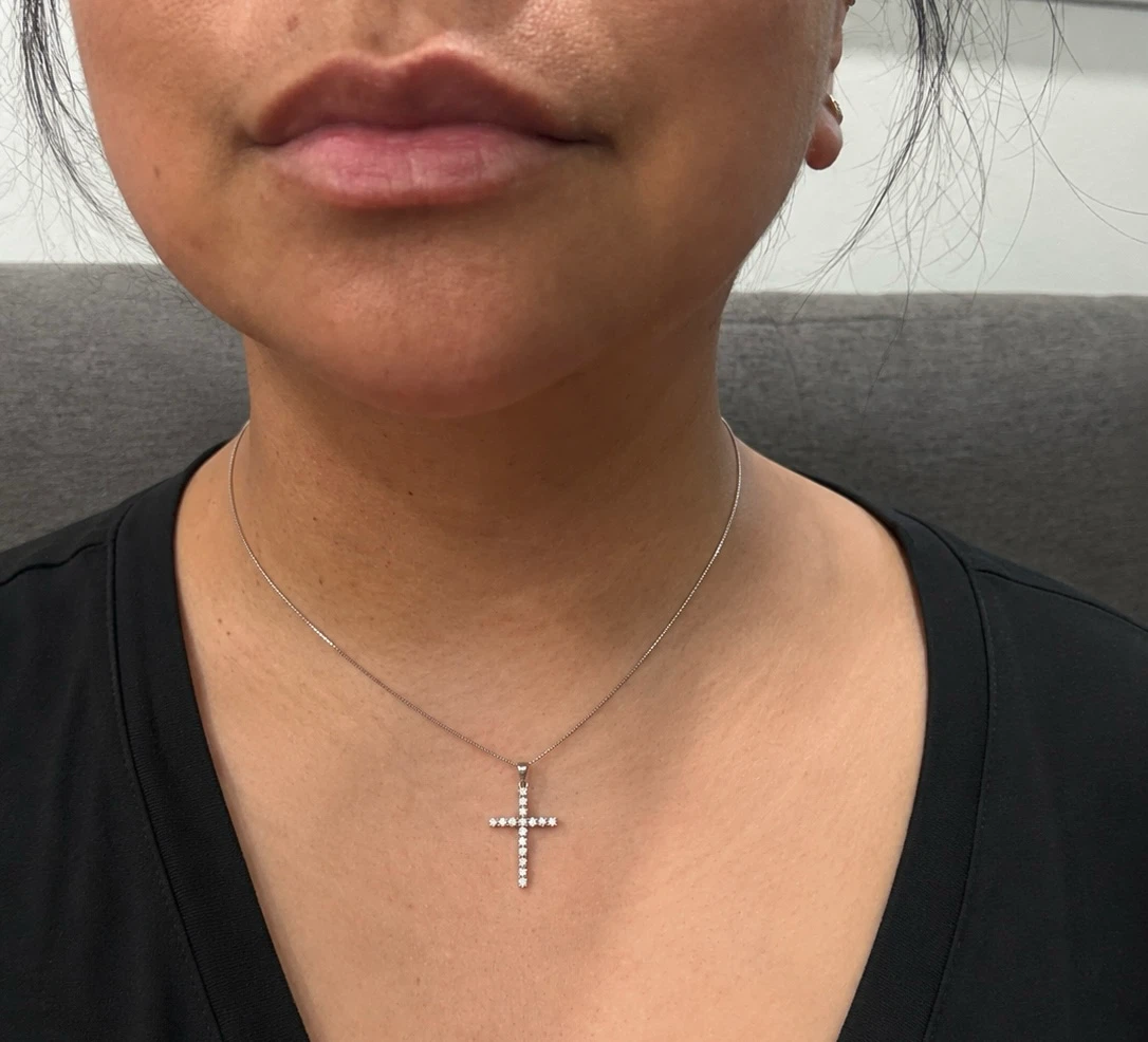 K18 White Gold Diamond Cross Pendant (only) - photo 2