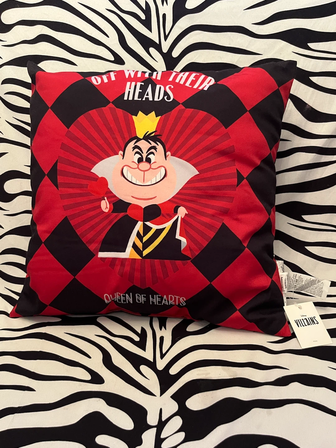 ♥️ Disney Villains Collection Queen of Hearts Pillow ♥️