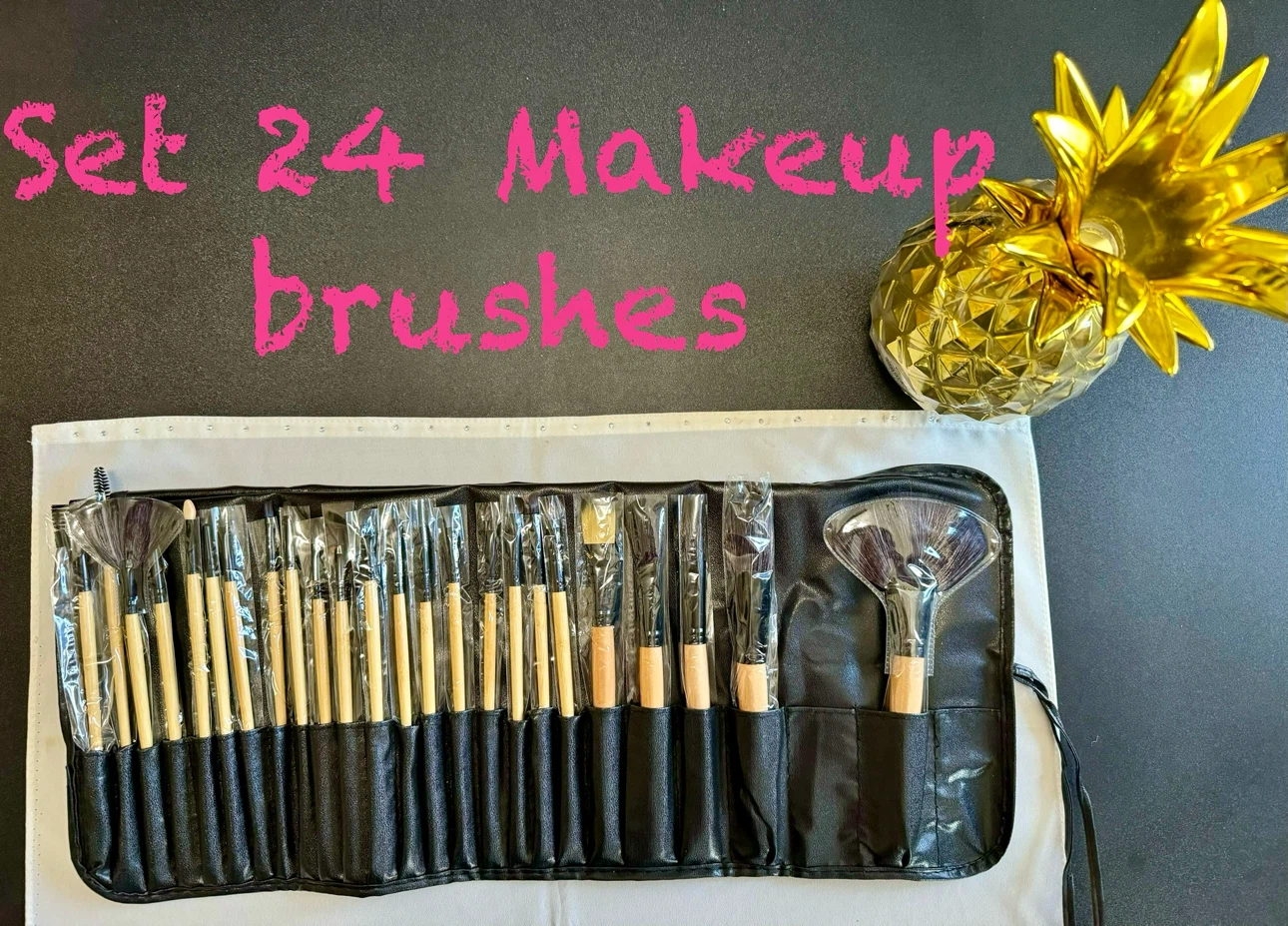 24 Piece Makeup Brush Set with Roll-Up Case