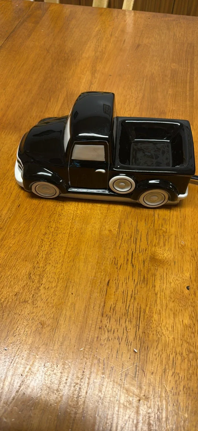 Black Ceramic Pickup Truck warmer