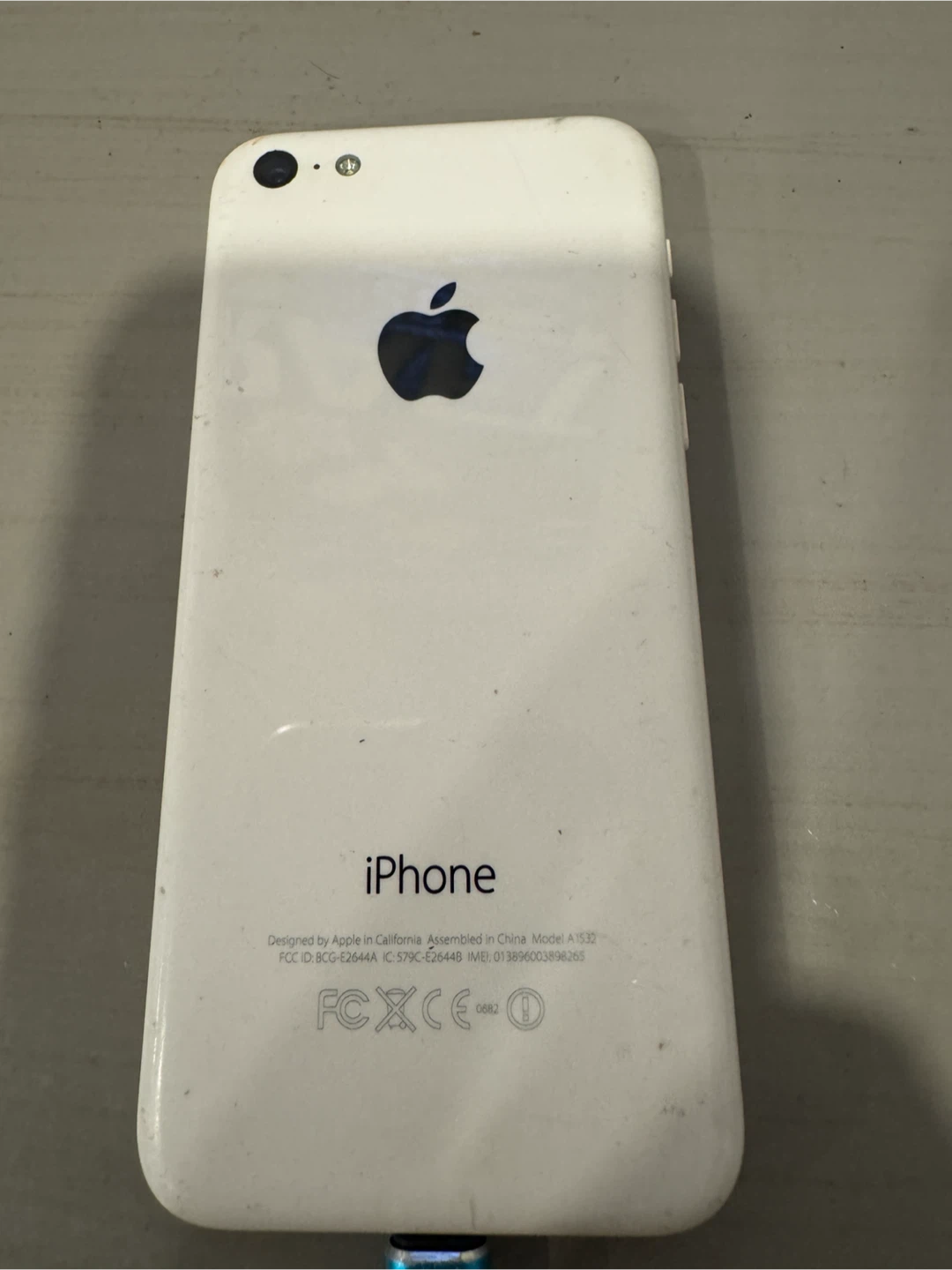 Apple iPhone 5c - photo 3