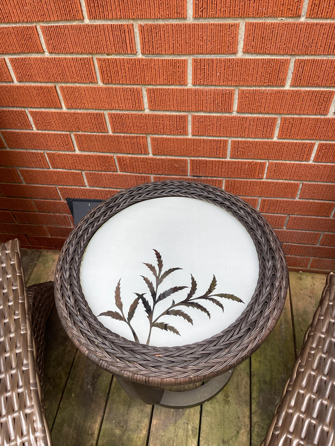 2 Wicker Muskoka Chairs and table - photo 4