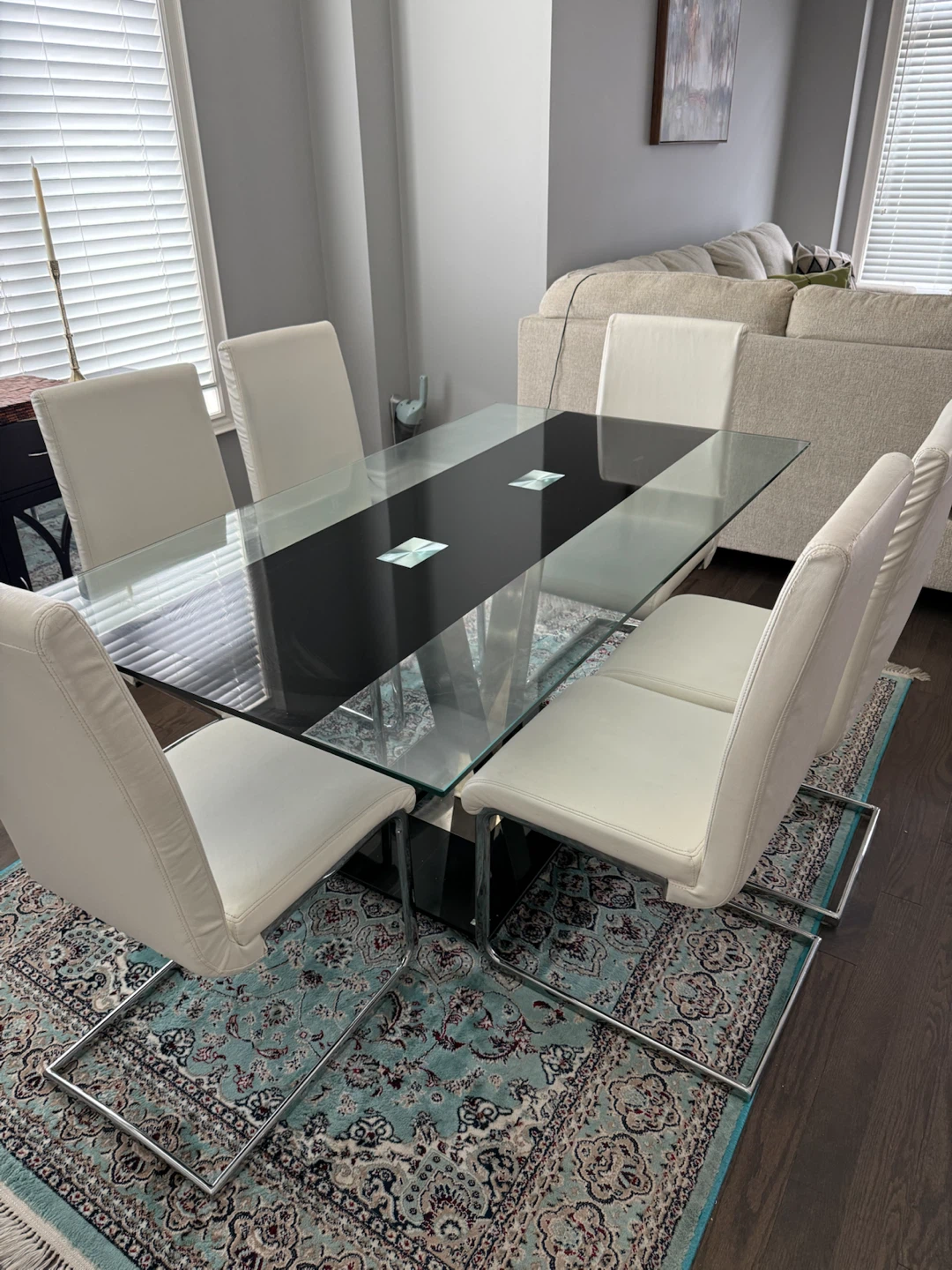 Dinning table sale with 6 chairs