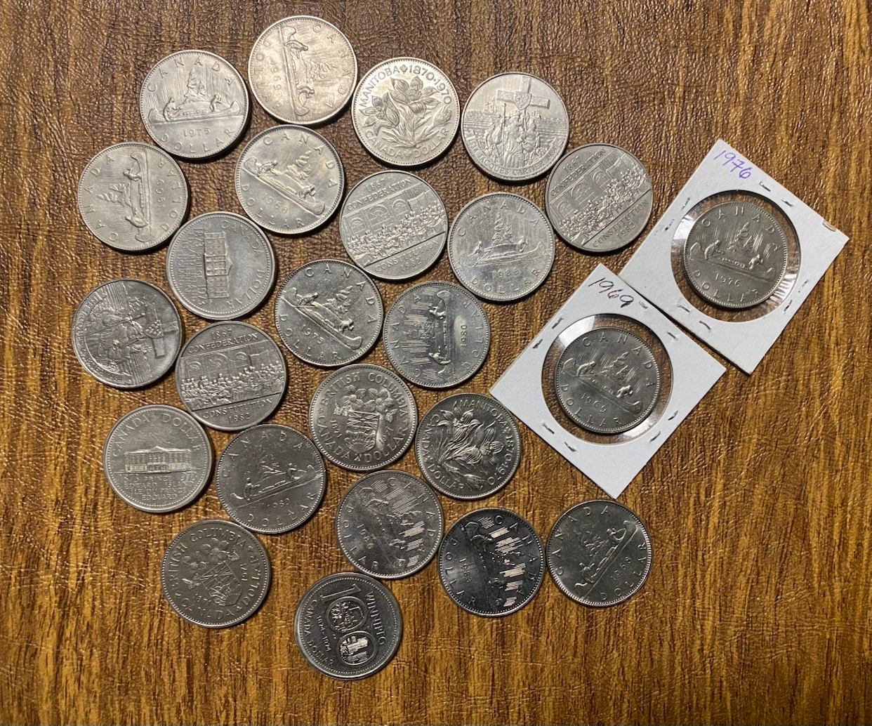 25 Assorted Canadian 1$ Coins - photo 2
