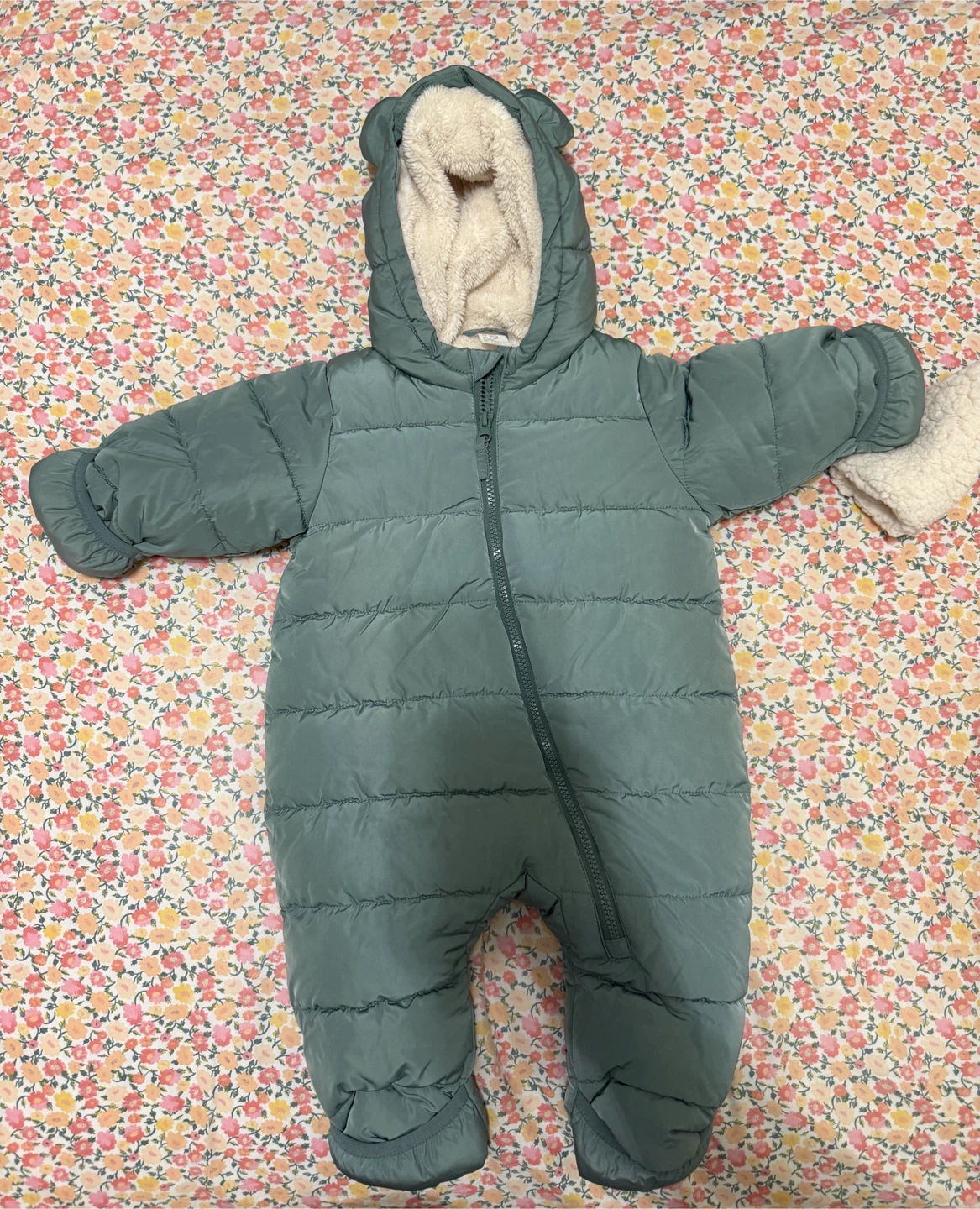 H&M Pile-Lined Baby Snowsuit – 4–6 Months ❄️🧸