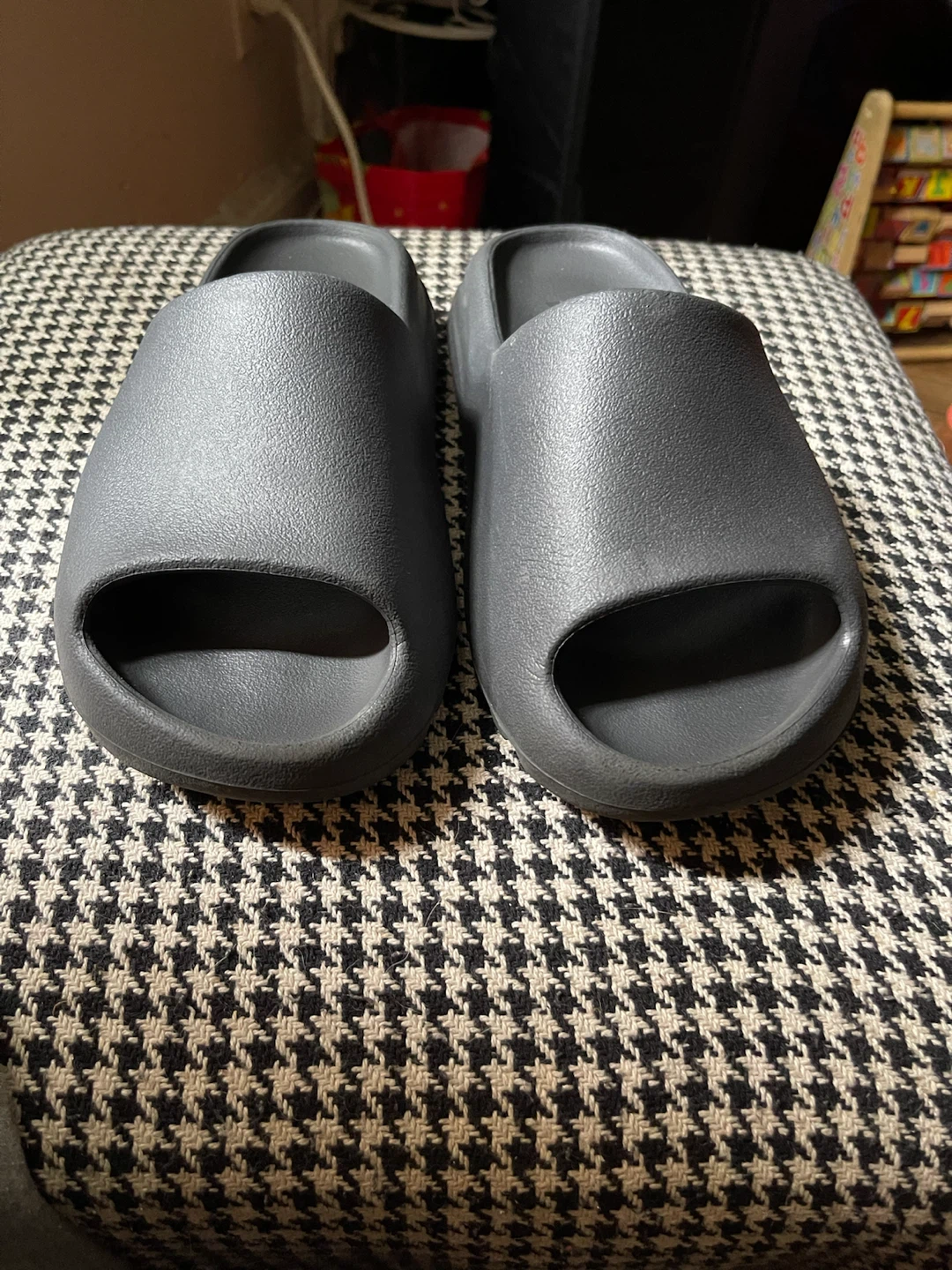 Adidas Yeezy Slides 'Onyx' - photo 3