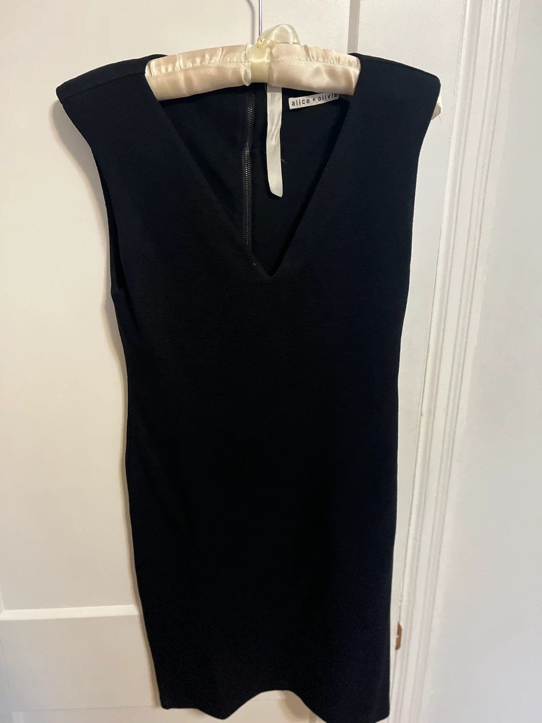Alice + Olivia Black Sleeveless V-Neck Dress