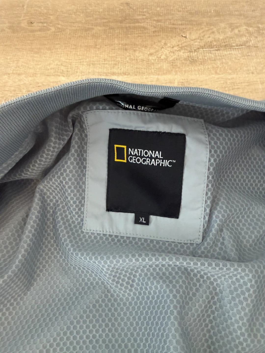 National Geographic Bomber Jacket - Excellent Condition - photo 3