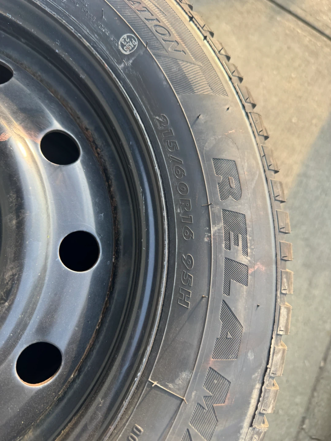 Set of 4 RELAMAX Winter Tires on Rims - 215/60R16 95H - photo 2