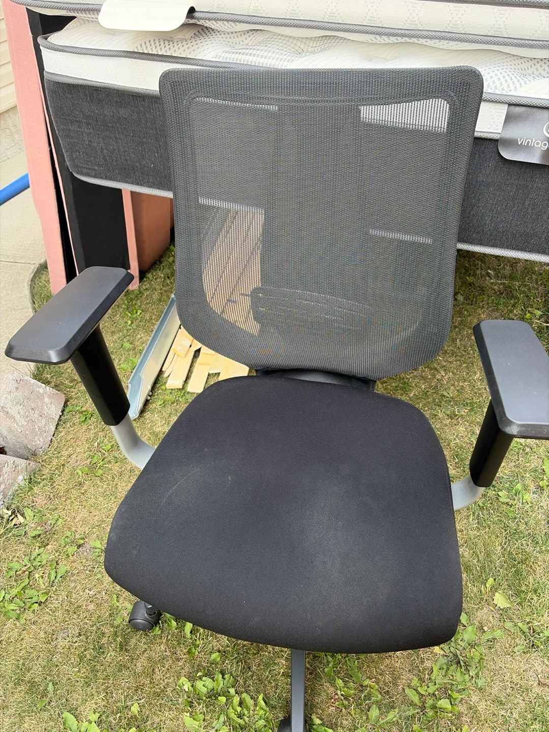 Moving sale-Black Mesh Office Chair with Adjustable Arms