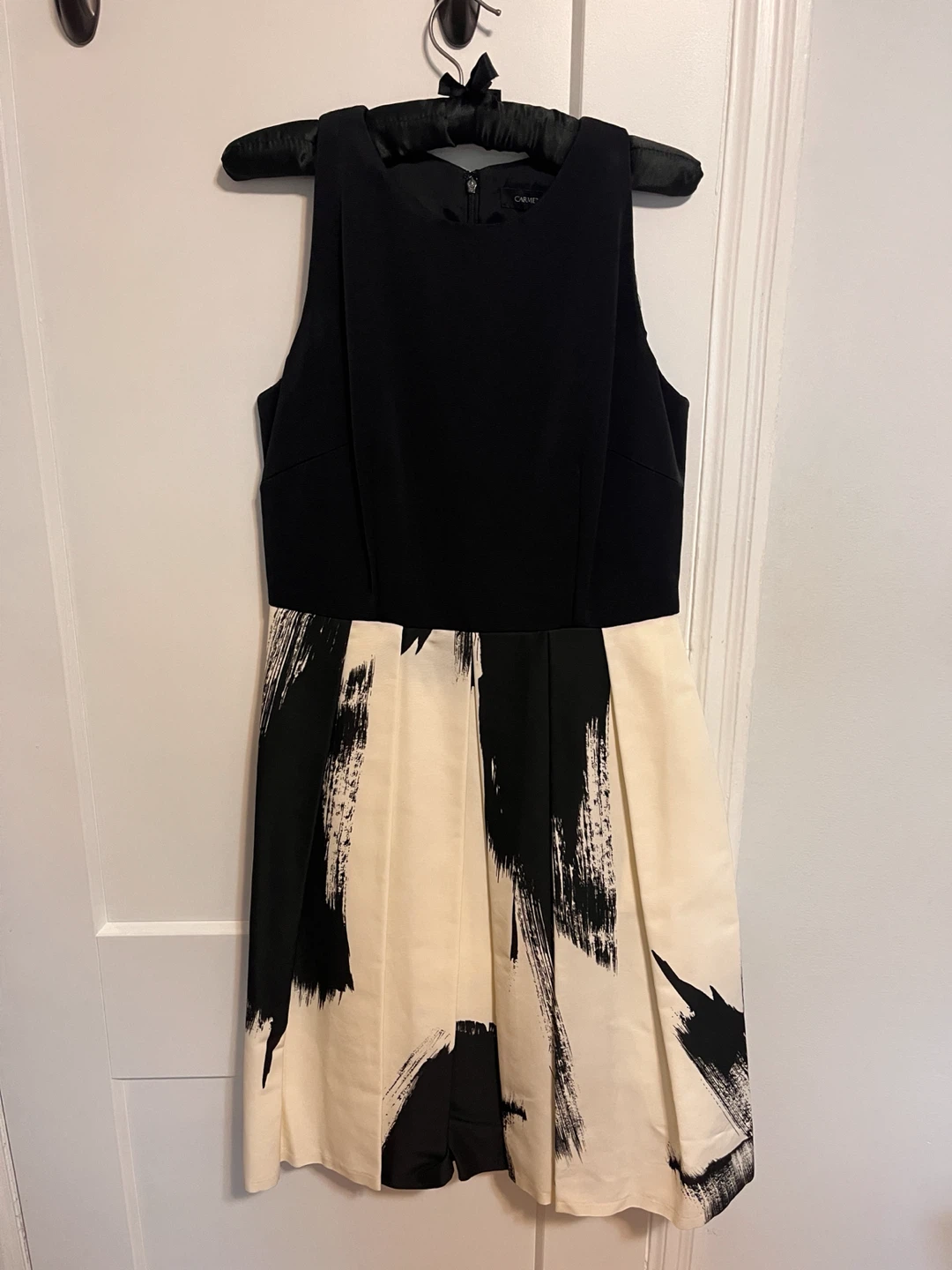 Carmen Marc Valvo Black & White Abstract Print Dress