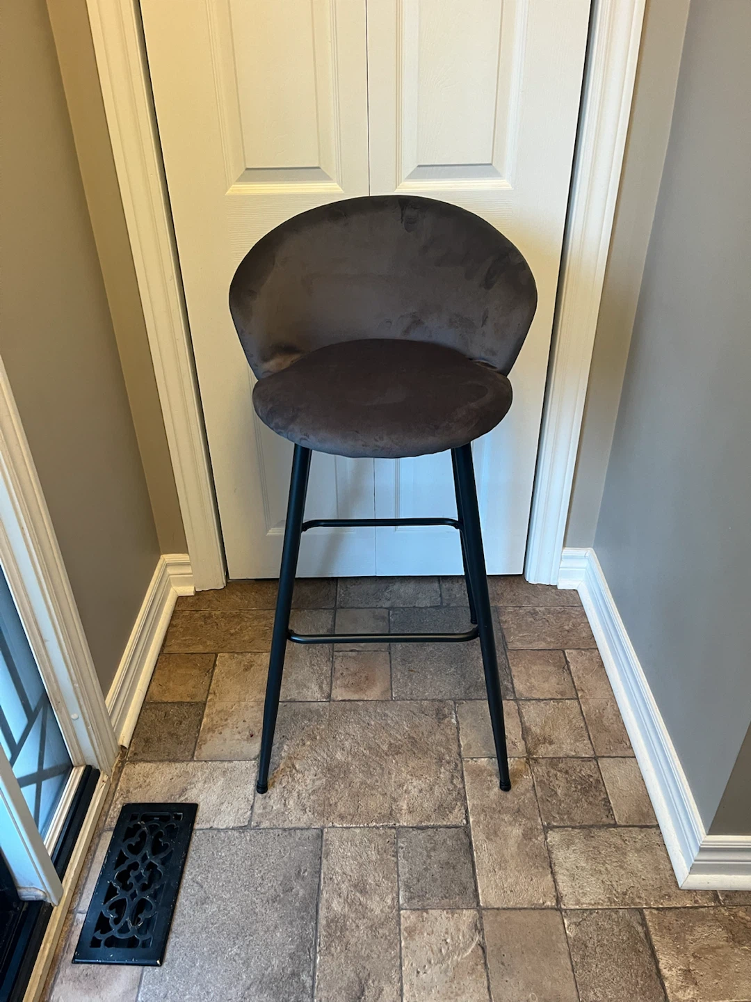 Set of 4 BRAND NEW Grey Bar Stools