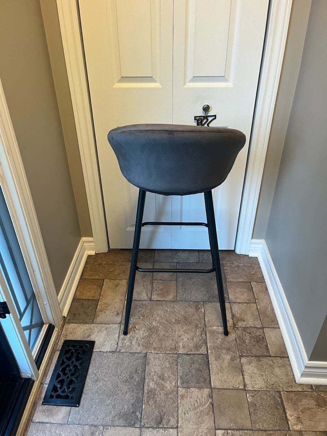 Set of 4 BRAND NEW Grey Bar Stools - photo 4
