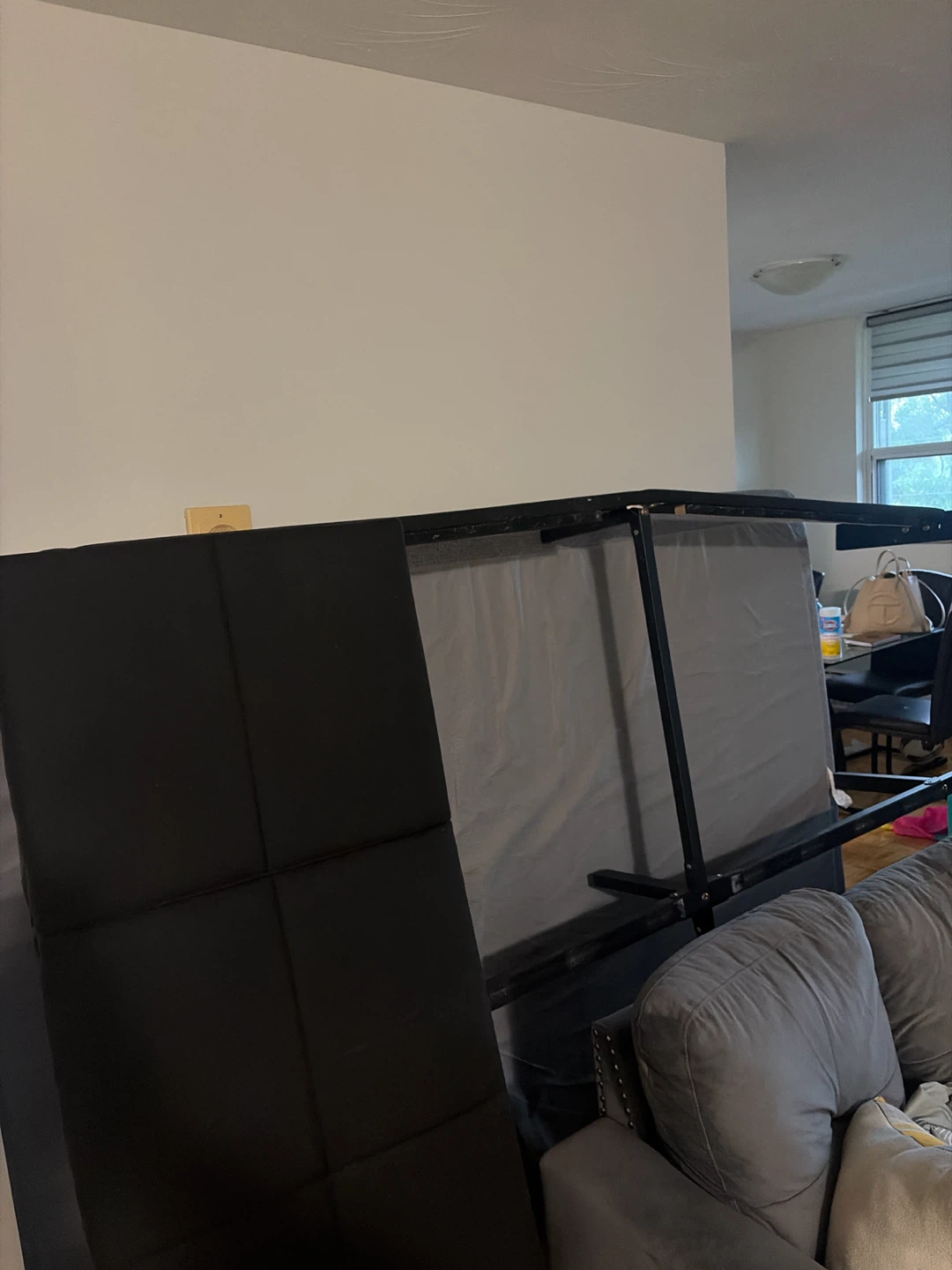 Queen bed frame - photo 2