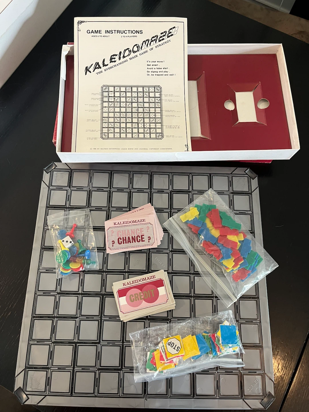 Kaleidomaze The Everchanging Maze Game of Strategy Board Game - photo 4