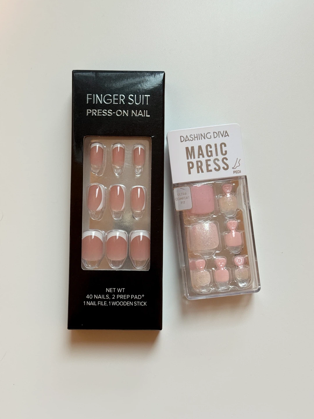 Fingersuit Press-On Nails & Dashing Diva Magic Press Pedi Set