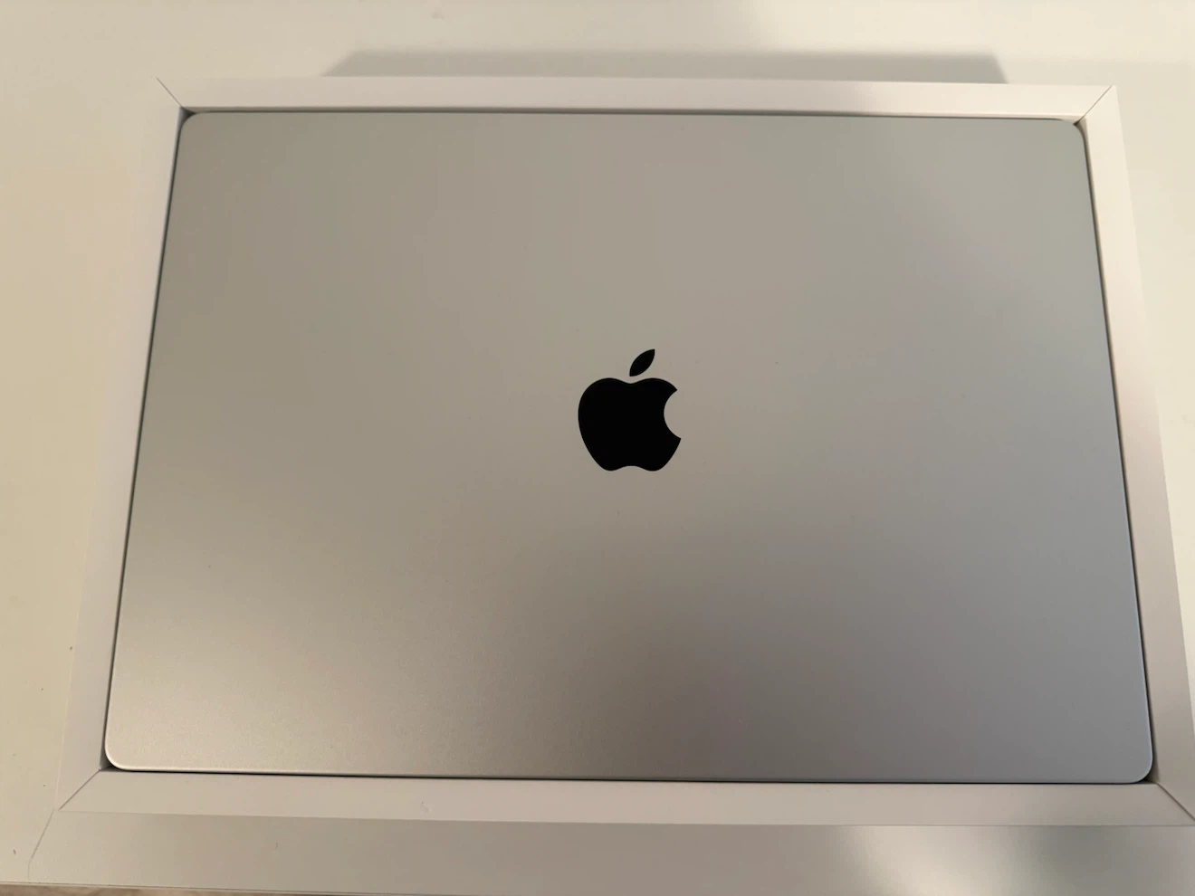 Apple MacBook Pro 16-inch M5 Max 64GB Ram 2TB SSD (Apple Care +) - photo 2