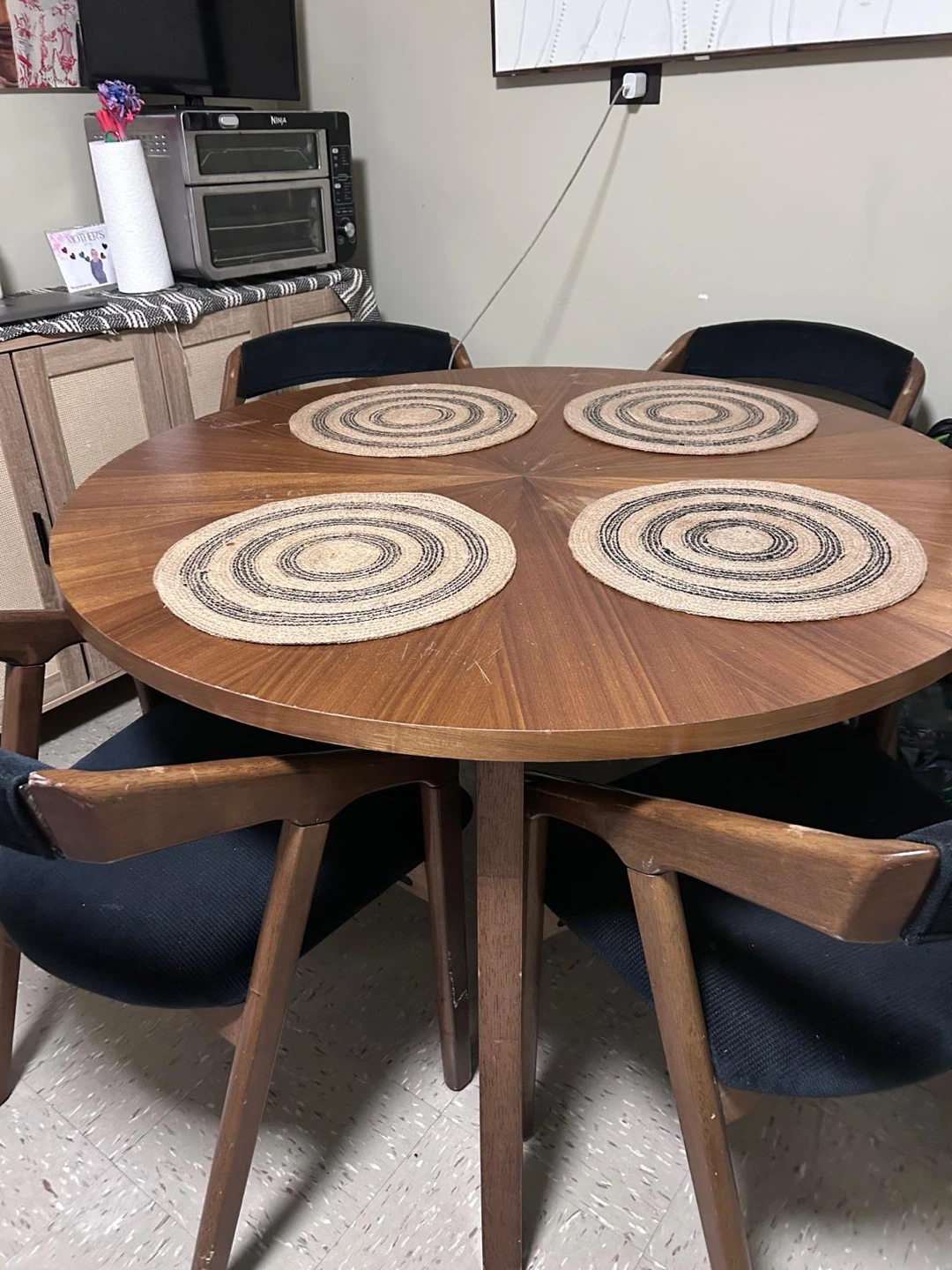 Mid-Century Style Dining Table and Chairs Set - photo 2