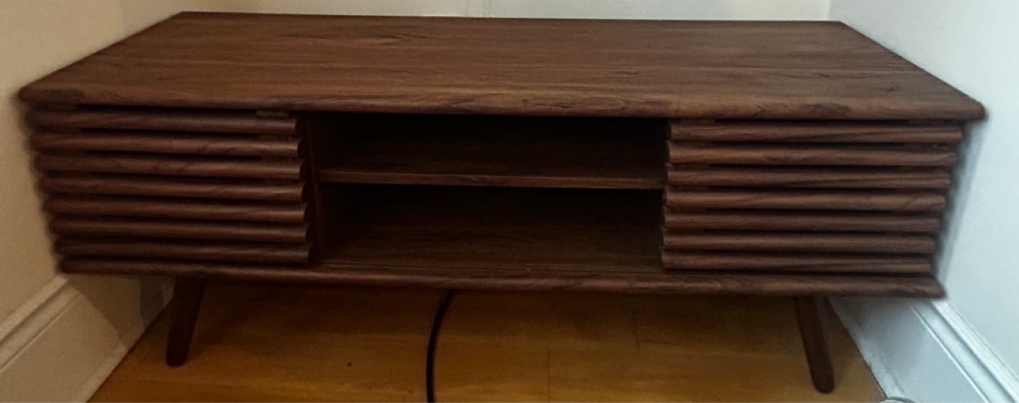 Wooden Media Console Table - Excellent Condition - photo 4