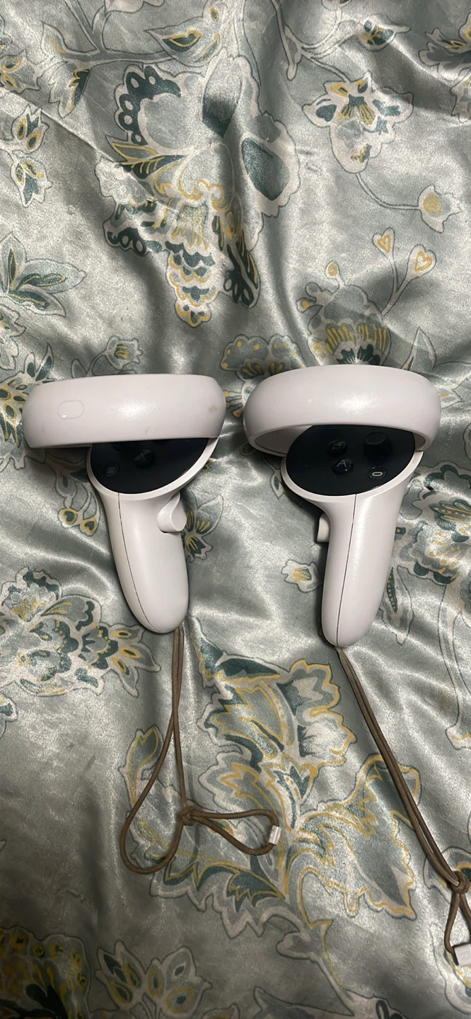 Oculus Quest 2 - photo 3