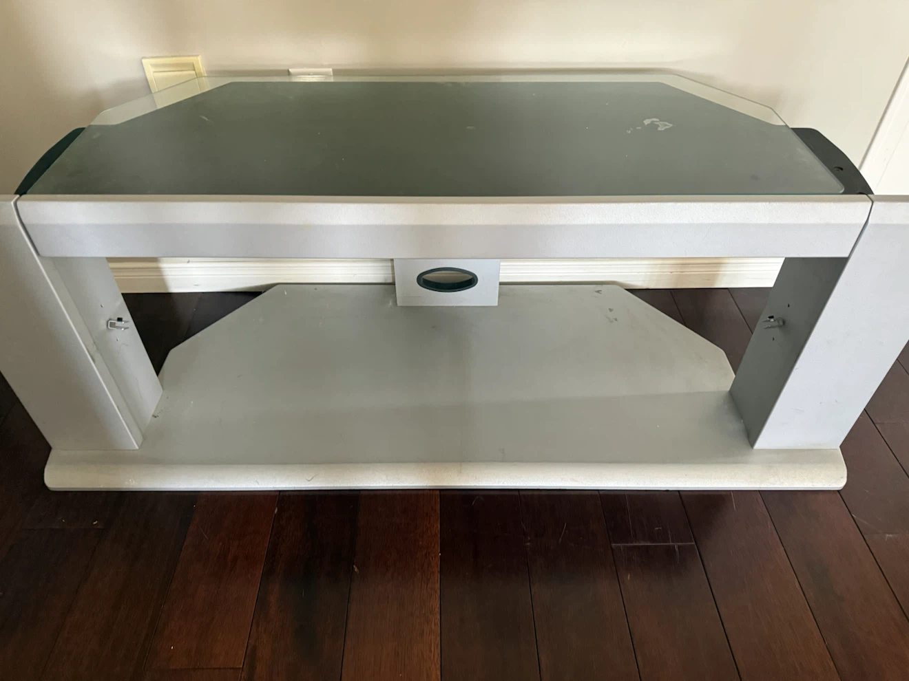 FREE Tv stand