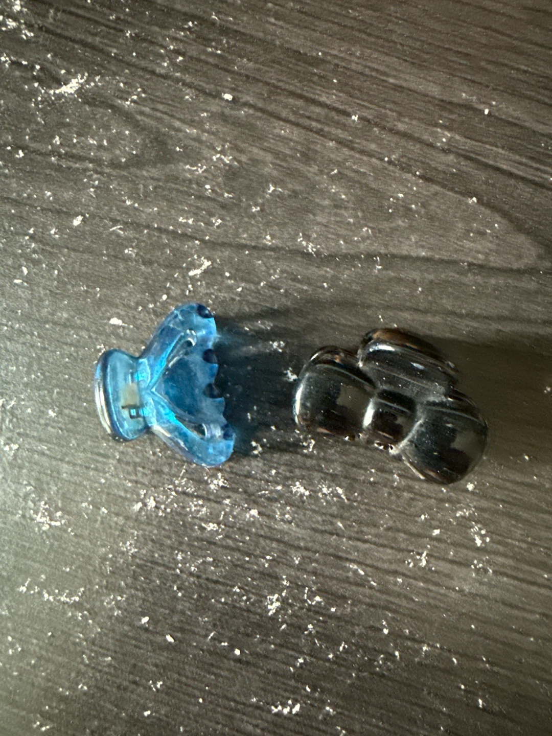 2 Small Hair Claw Clips (Blue & Black)