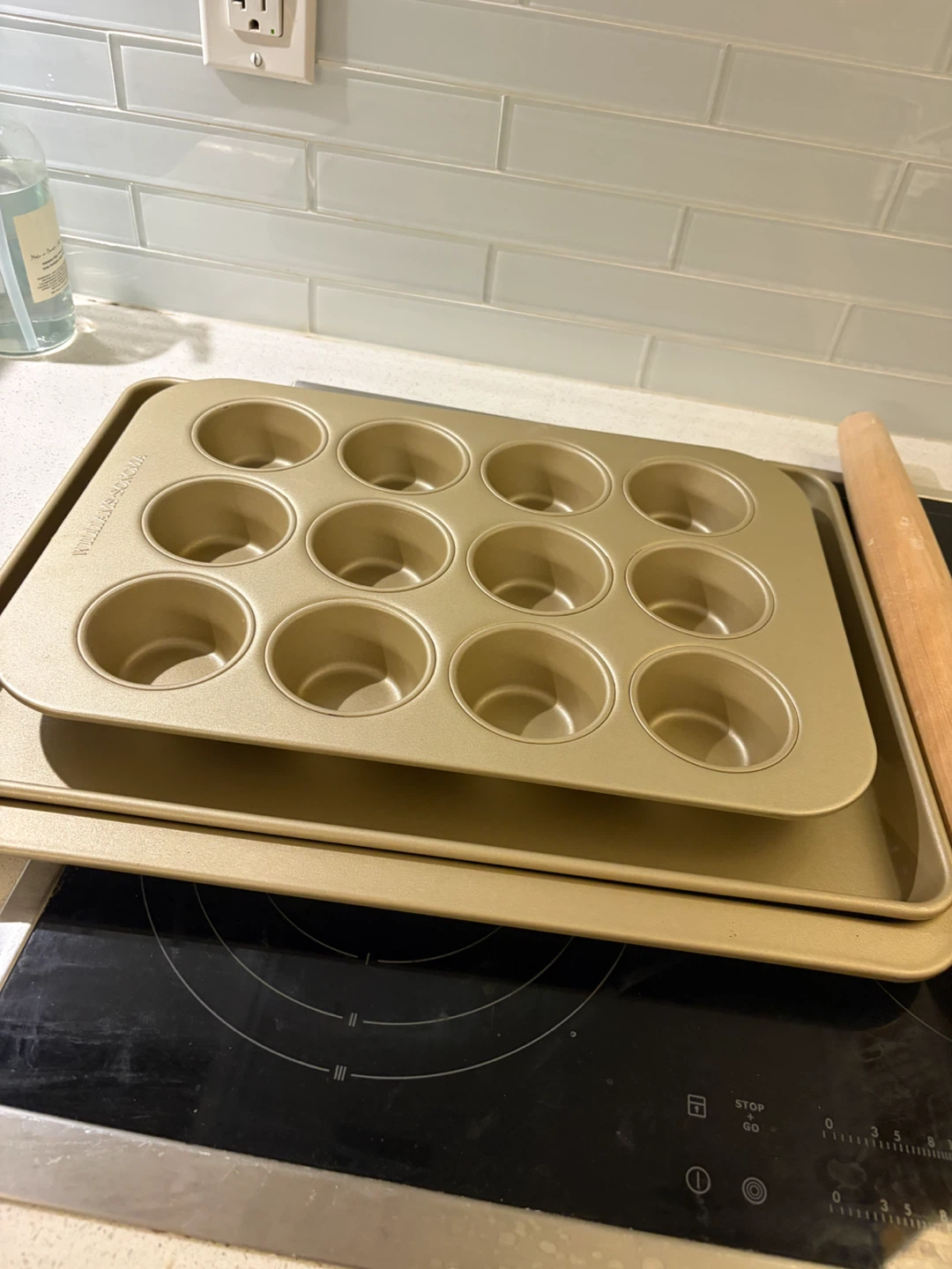 Williams Sonoma Goldtouch® Nonstick Bakeware