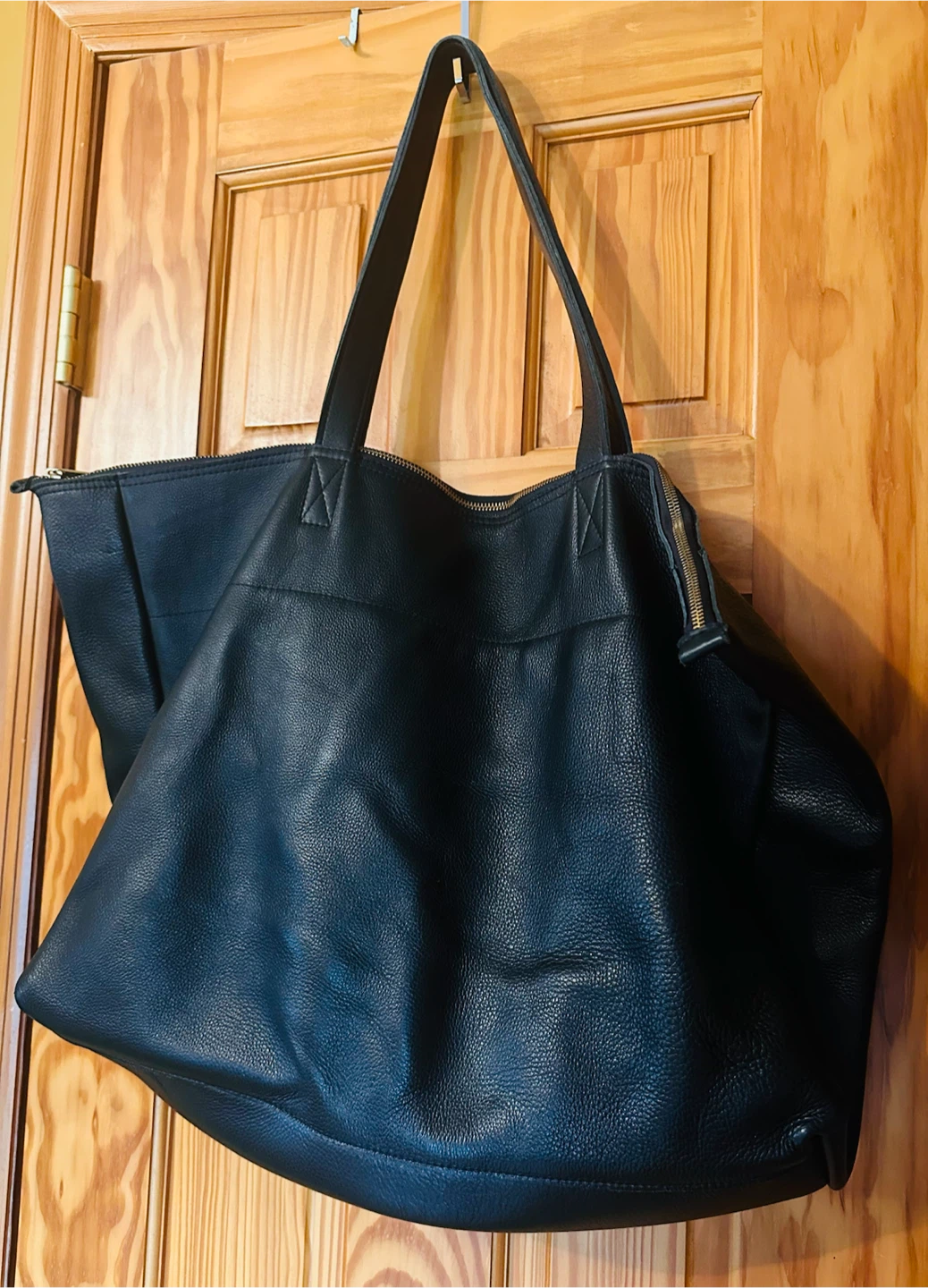 Black Genuine Leather Huge Tote Bag, good for traveling - photo 3