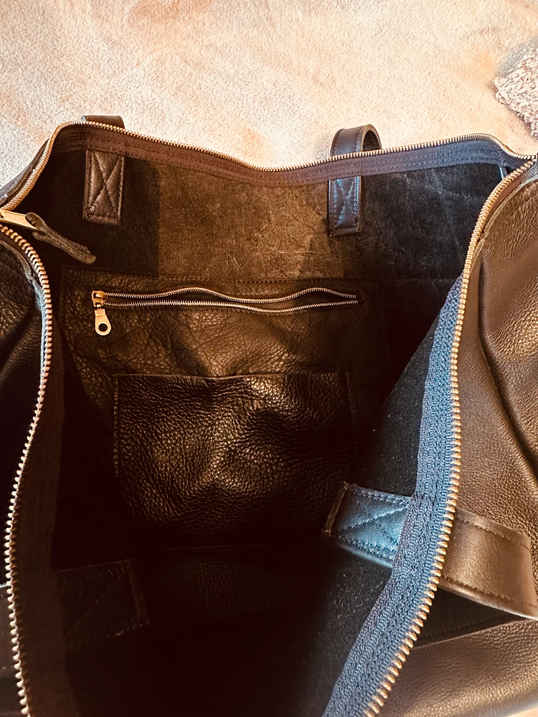 Black Genuine Leather Huge Tote Bag, good for traveling - photo 5