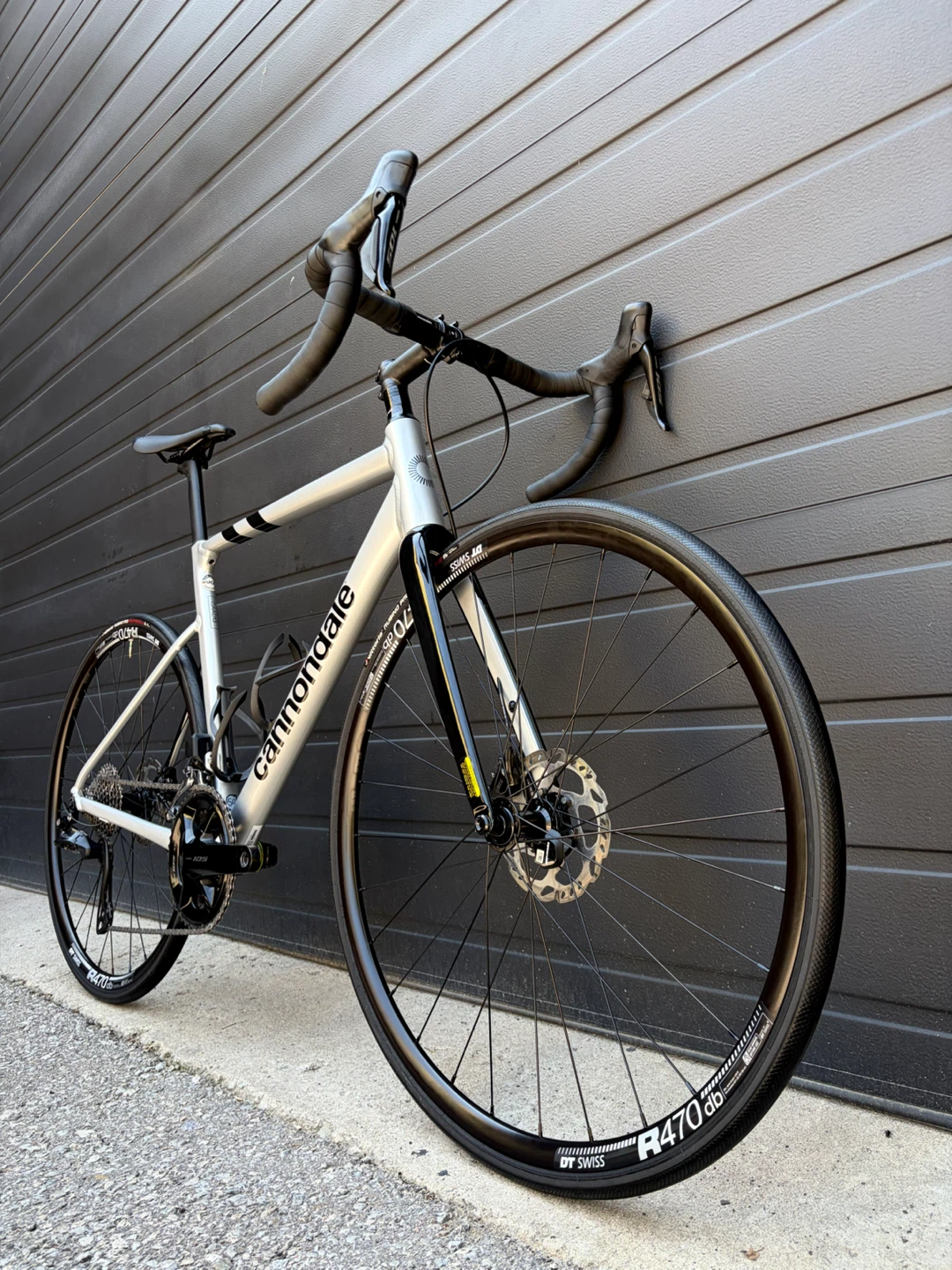 2025 Di2 Cannondale CAAD13 105 Road Bike Electric Shifting - photo 5