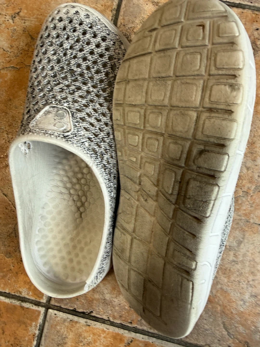 Slip-on Clogs - photo 2