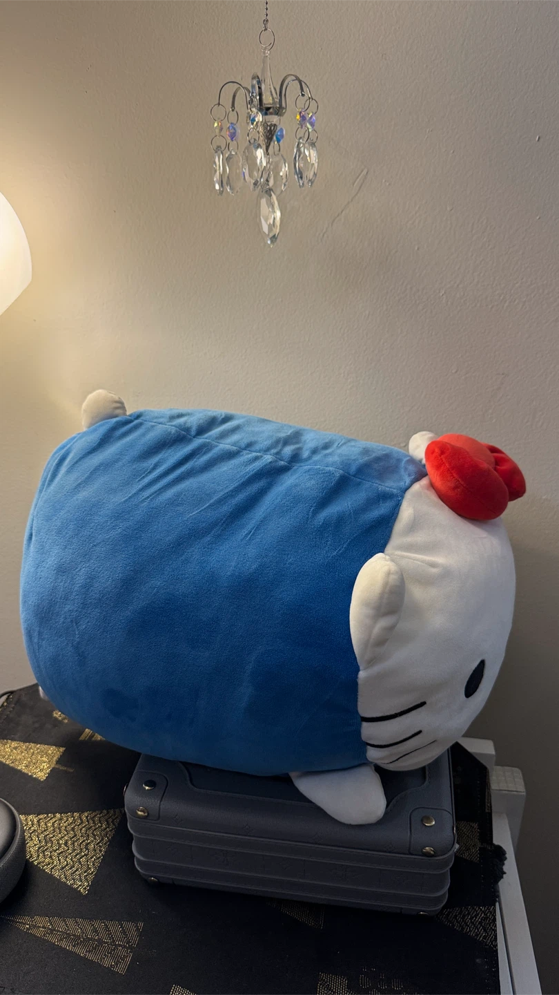 Hello Kitty Plush Pillow - photo 2