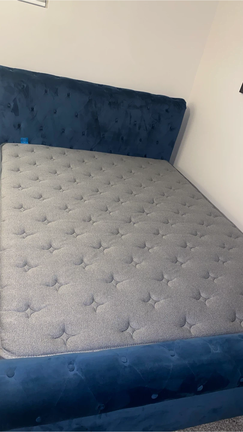 Queen size Mattress - photo 2