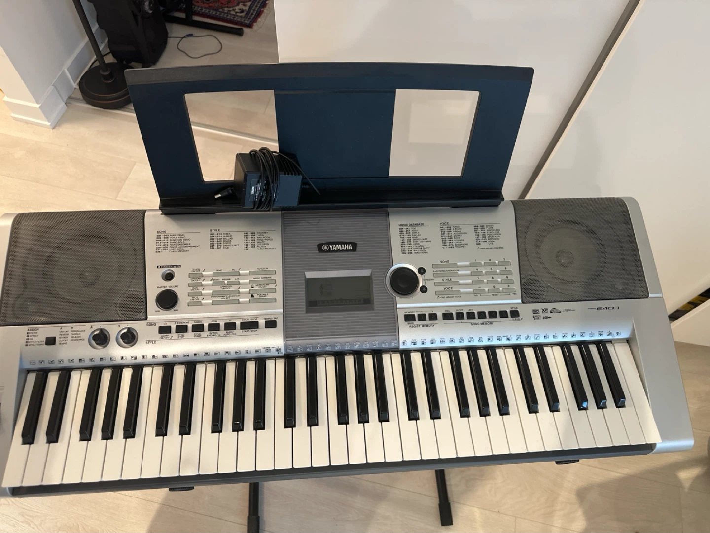Yamaha PSR-E403 Keyboard - photo 3