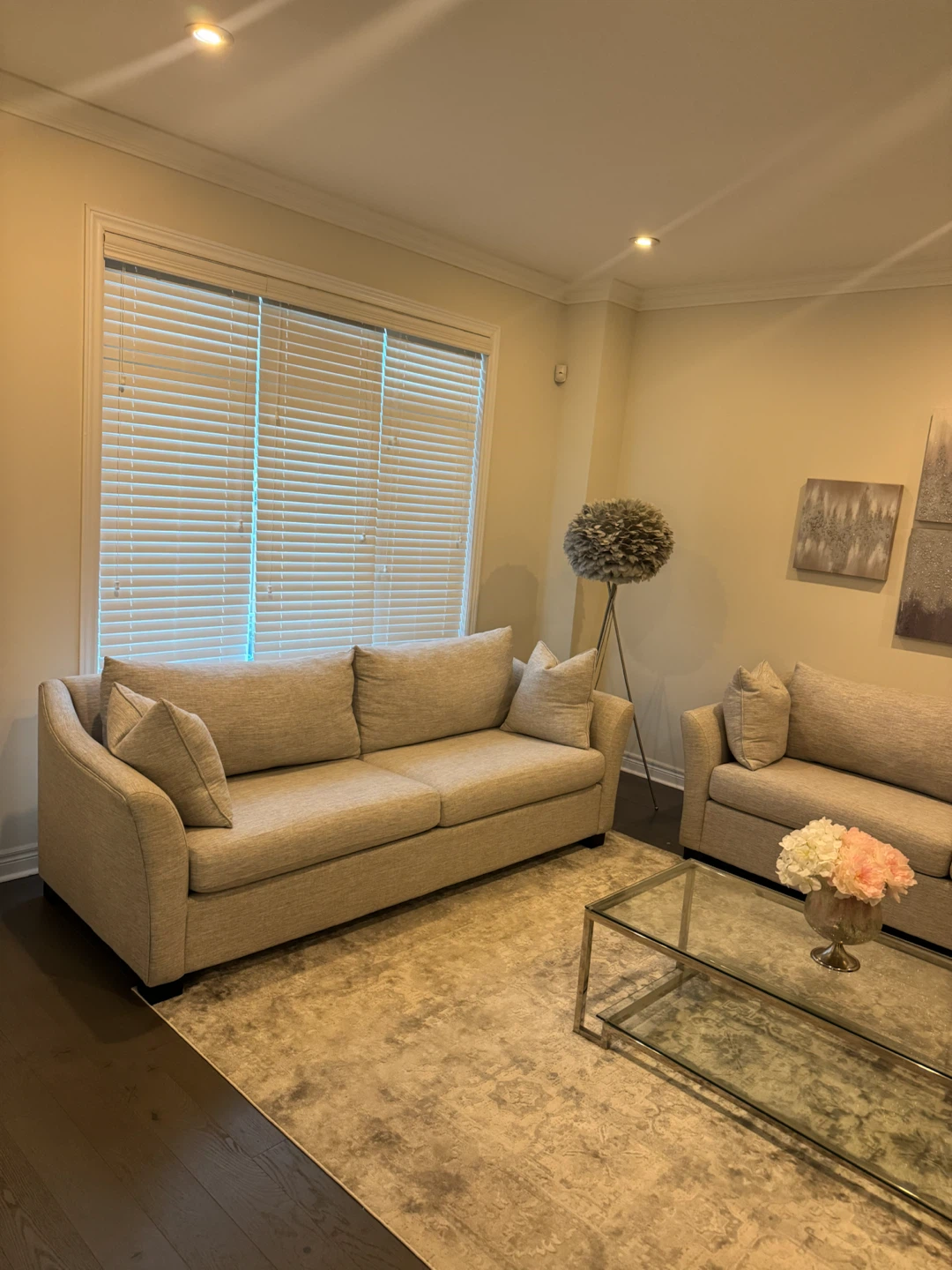 3 seats sofa