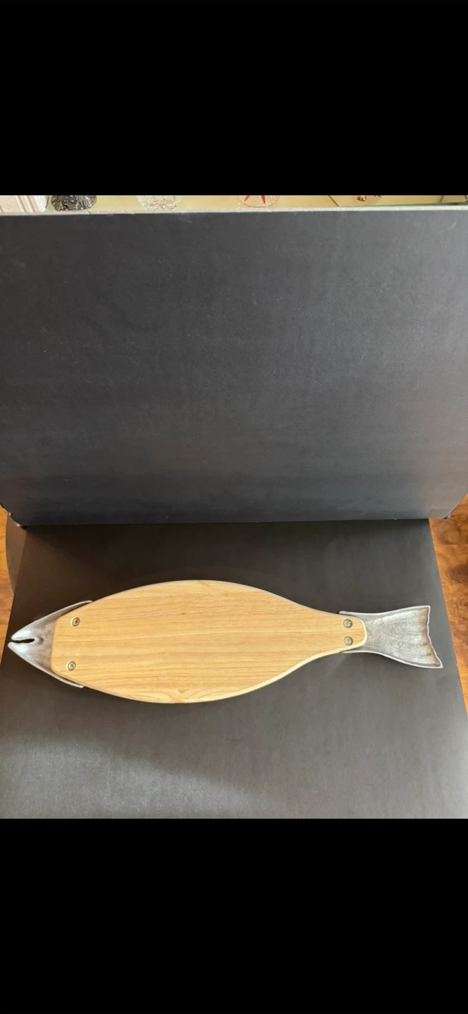 Unique Fish-Shaped Serving Board - photo 2