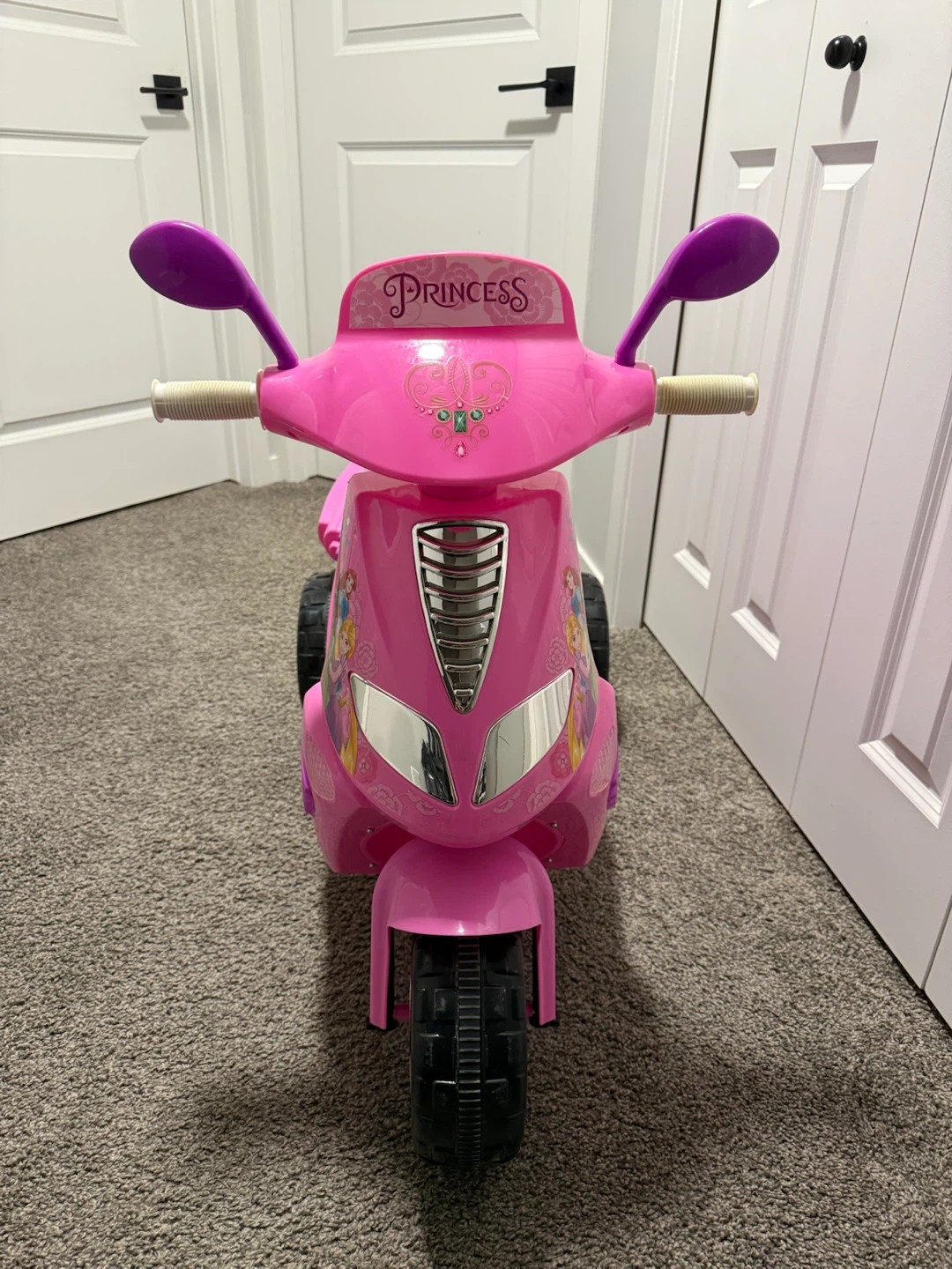 Kids Pink Princess Ride-On Scooter needs new battery - photo 3