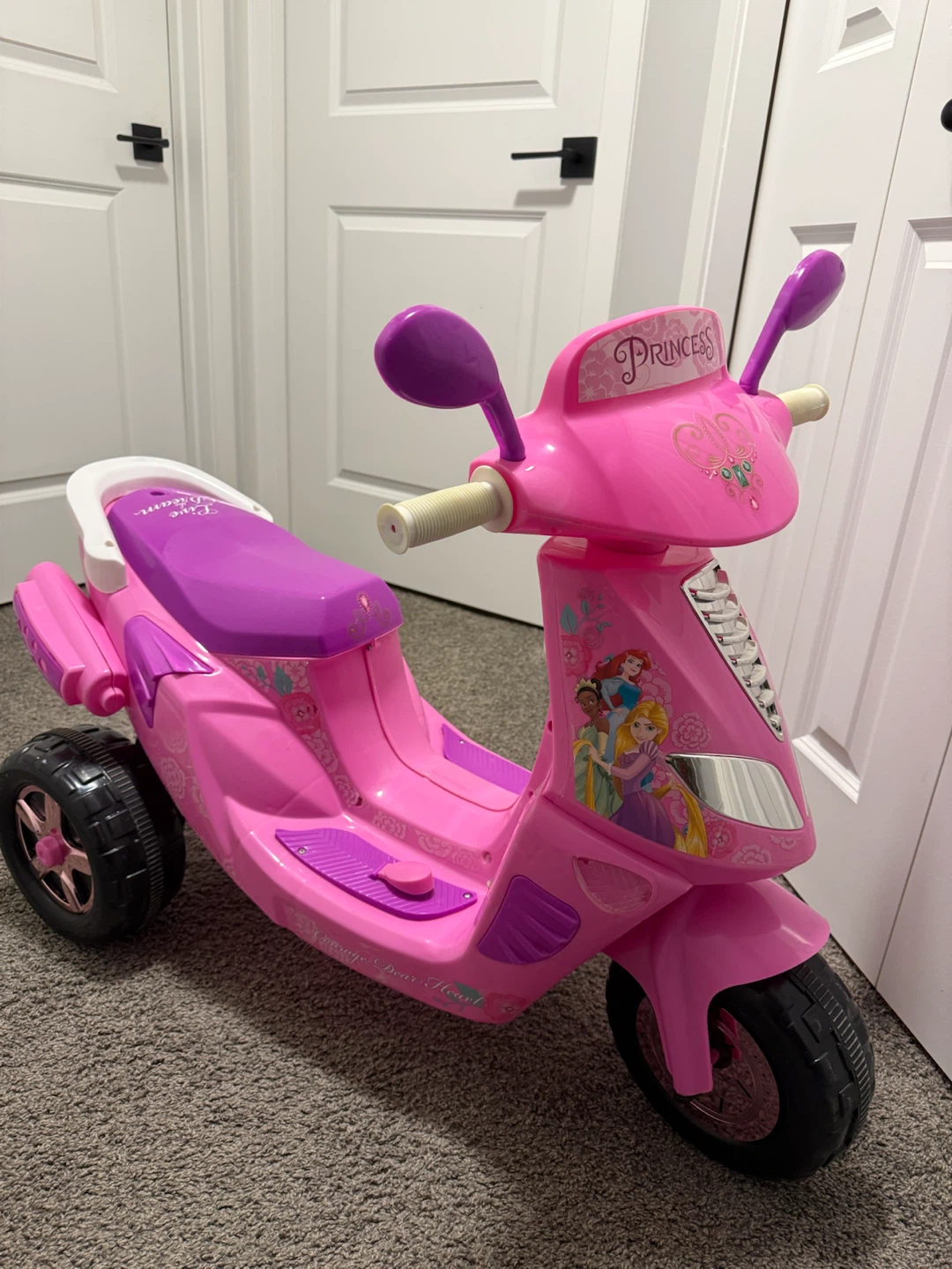Kids Pink Princess Ride-On Scooter needs new battery - photo 4