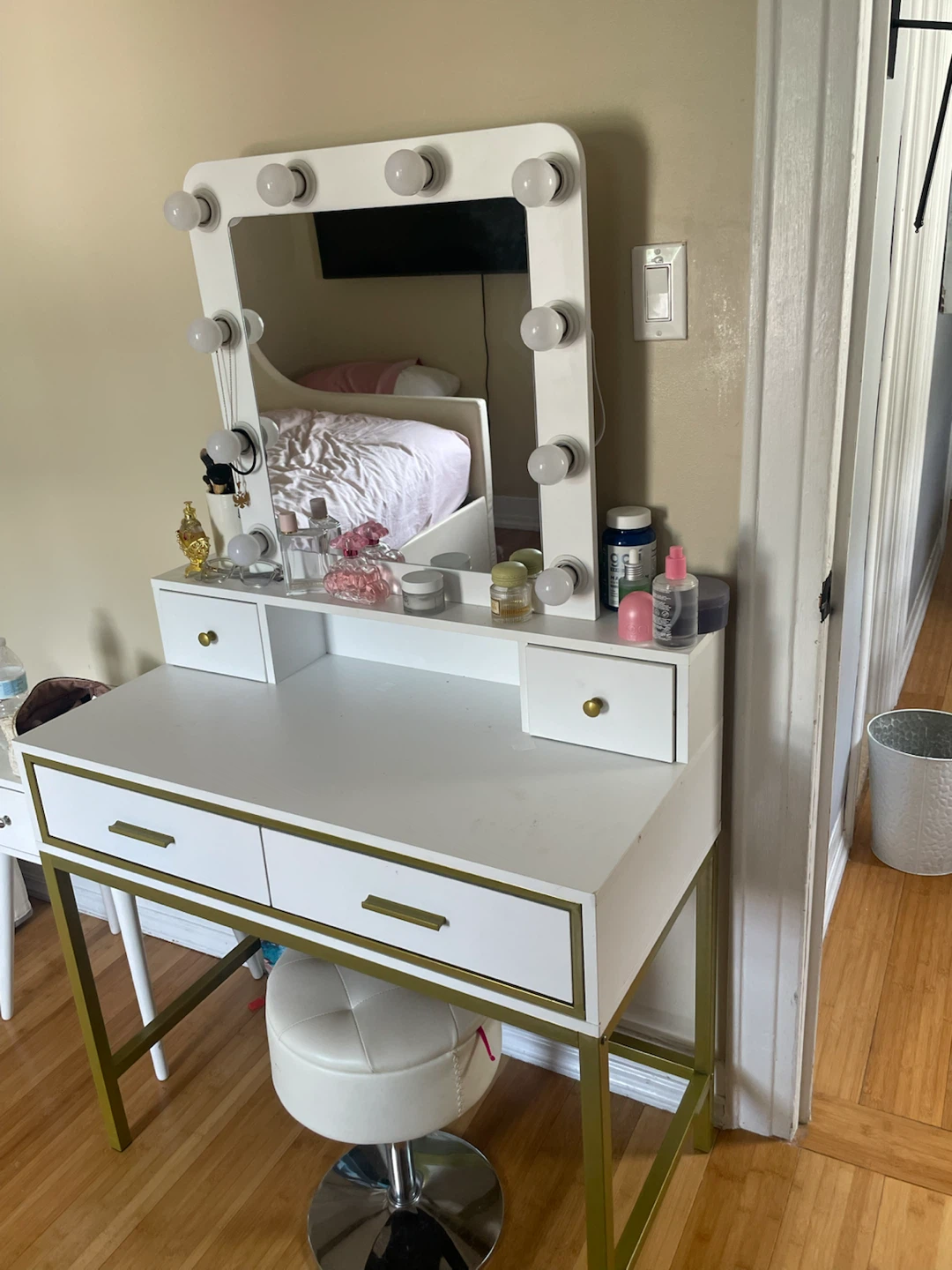 White Vanity Desk with Lighted Mirror and Stool