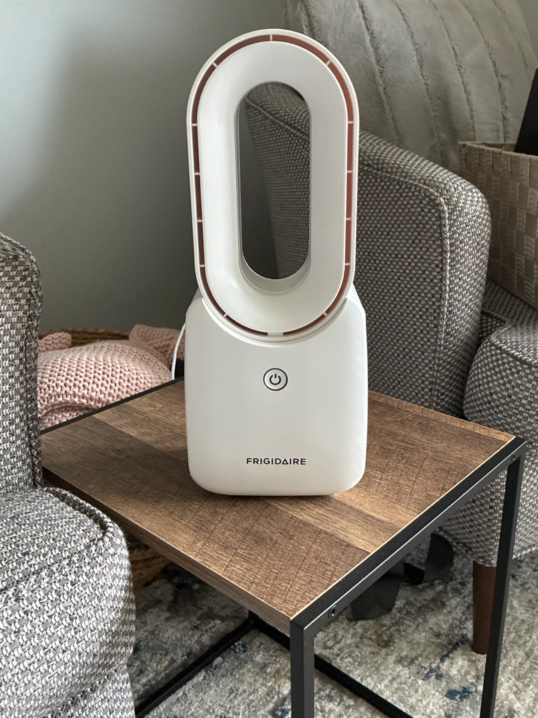 Frigidaire White Tower Fan