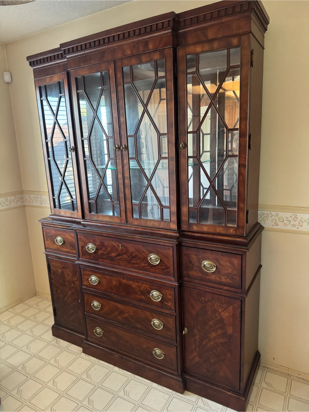 China cabinet - photo 2