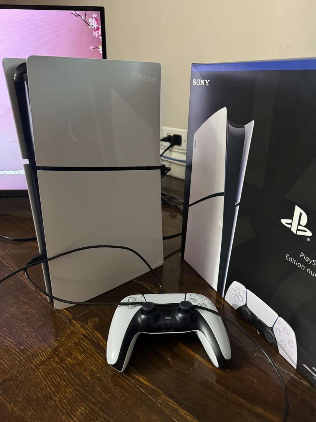 PS5 Slim|Original Box and Accessories|Excellent Condition - photo 2