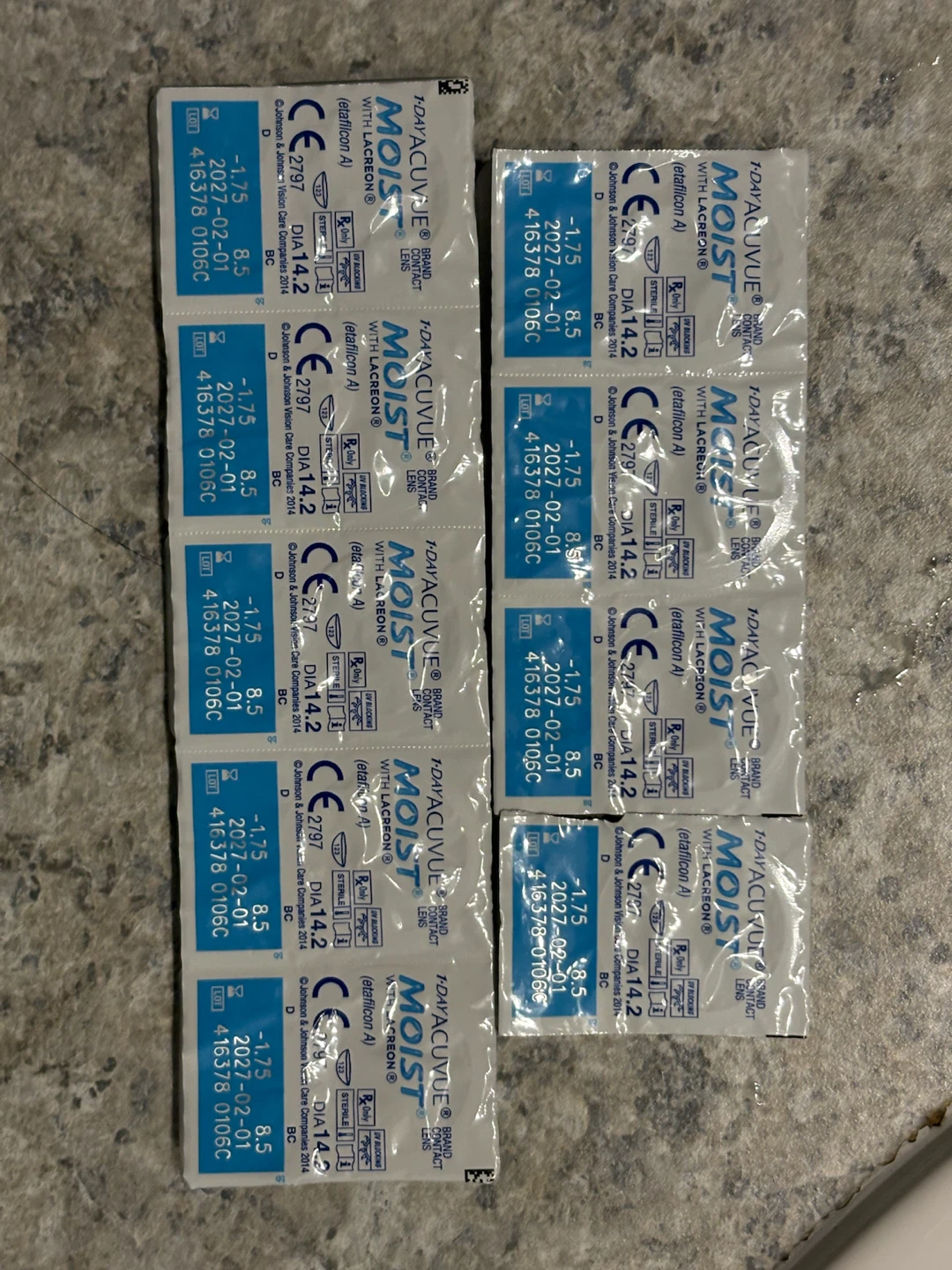 ACUVUE MOIST Contact Lenses - photo 2
