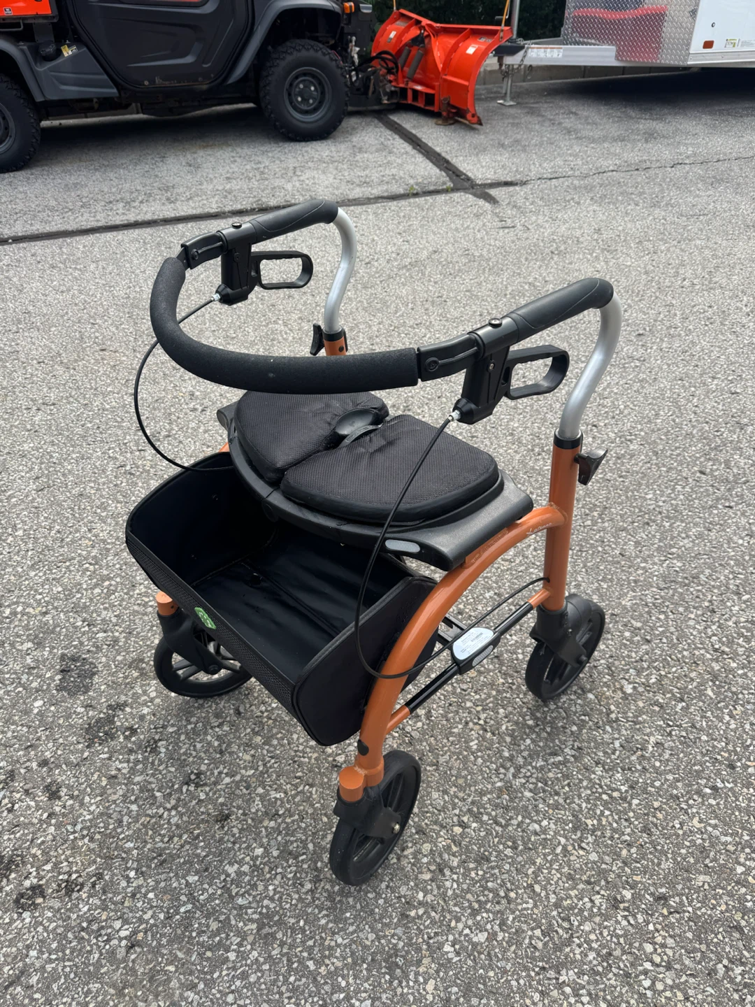 EVOLUTION WALKER ROLLATOR