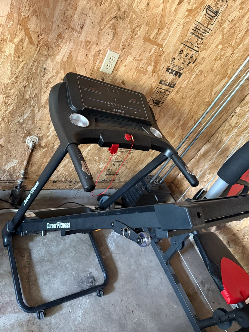 Cursor Fitness Treadmill