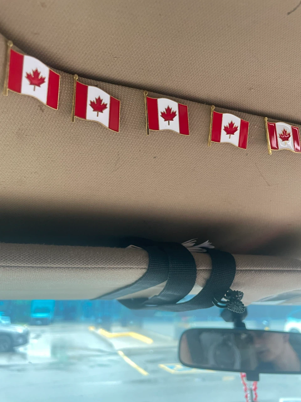 Set of 5 Canadian Flag Pins - photo 2