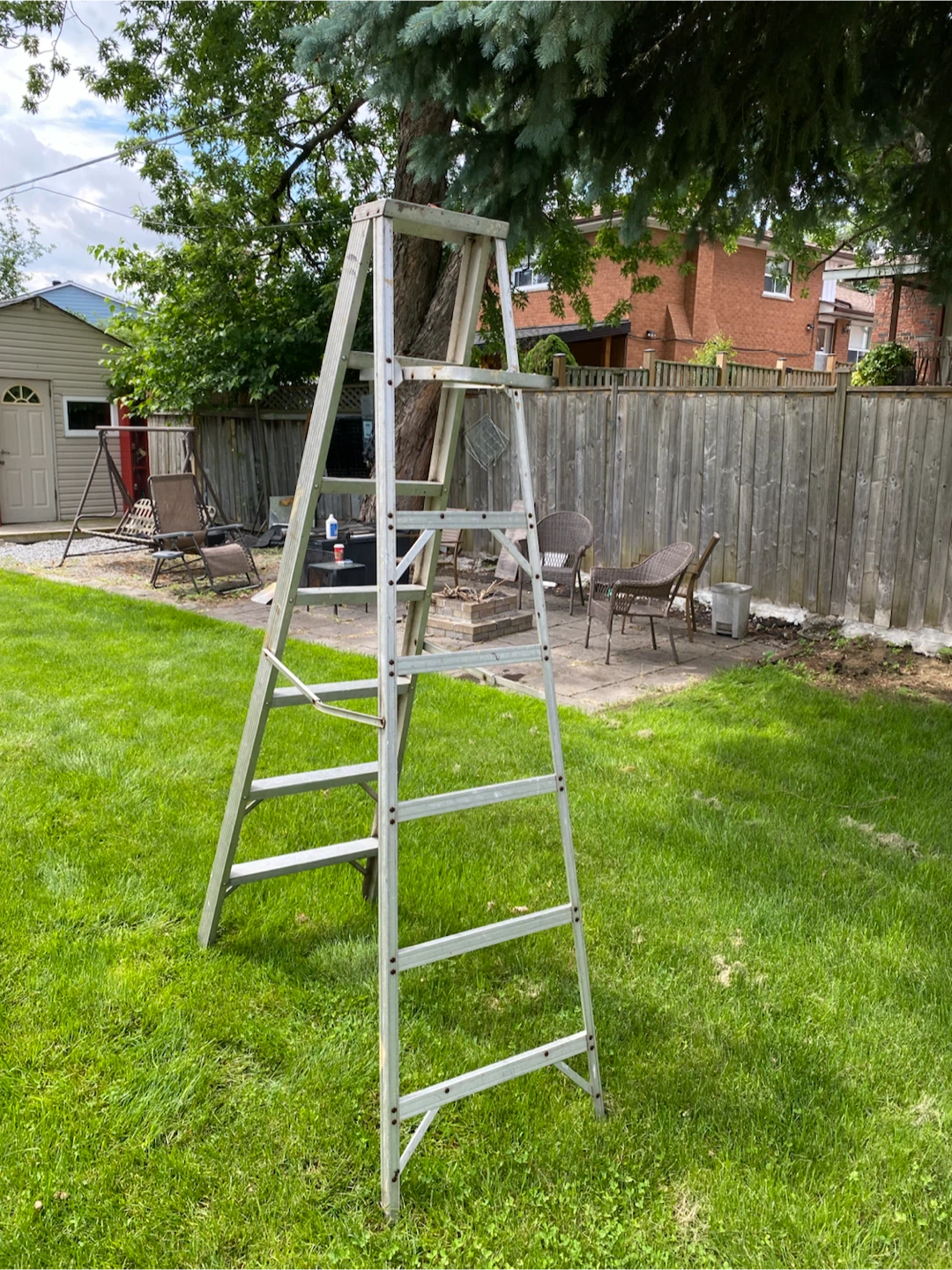 ALUMINUM STEP LADDER - photo 2