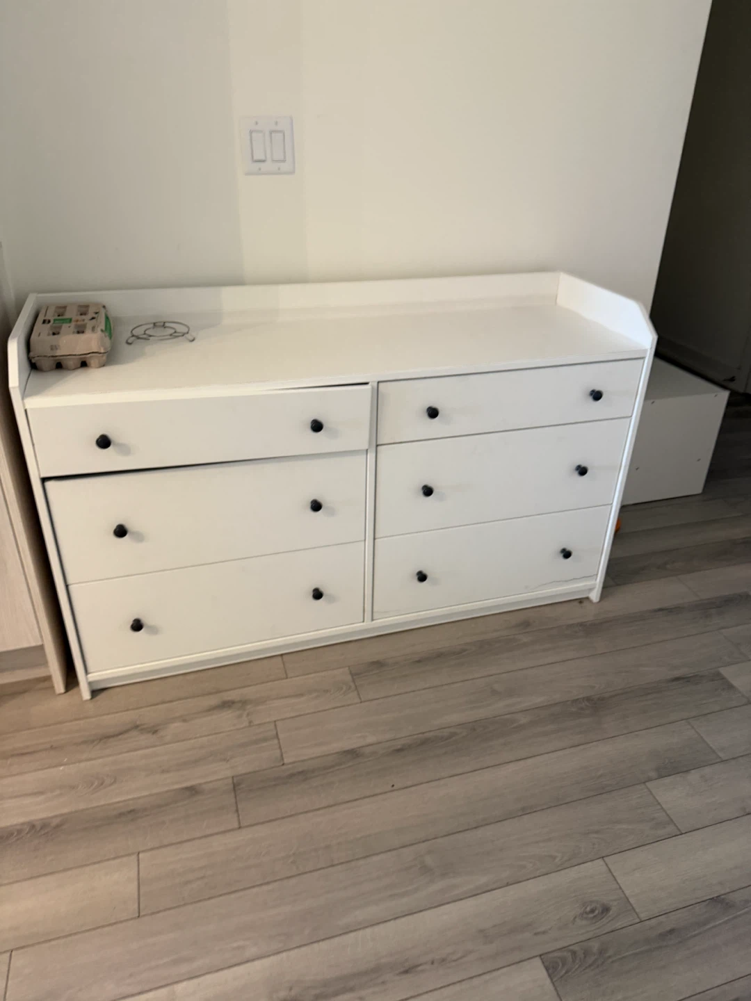 White 6-Drawer Dresser